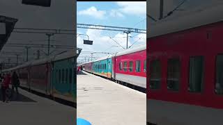 announcement 02570 Humsafar Express at New Delhi Railway Station [upl. by Haerdna600]