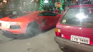 LAMBORGHINI AVENTADOR vs FIAT UNO EM BALNEÁRIO CAMBORIU SC [upl. by Anilehcim]