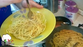 SPAGHETTI AGLIO OLIO PEPERONCINO E PANGRATTATO  FoodVlogger [upl. by Imugem972]