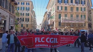 Sciopero della scuola proclamato dalla FLC CGIL A Genova presidio di protesta [upl. by Dagmar]