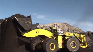 Komatsu wheel loader L2350 [upl. by Mochun]