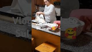 Pane con lievito madre vlog vlogs shorts sourdough lievitomadre homemade vitadamamma [upl. by Aihseyt308]