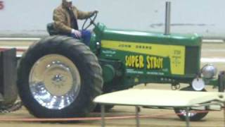 Tractor pull John Deere 730 [upl. by Sedicla17]