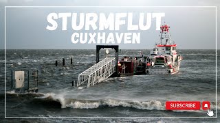 Schwere Sturmflut in Cuxhaven  Sturmtief Zoltan überflutet den Hafen [upl. by Dnalerb426]