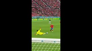 FALTOU FAIR PLAY GOLEIRO SENTE O TENDÃO E VARGAS FAZ O GOL  CHILE X BOLÍVIA  shorts  sportv [upl. by Ardnoyek644]