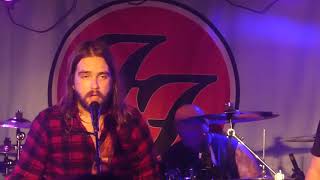 Faux Fighters  Best of You Chinnerys Southend 24112018 [upl. by Arelc]