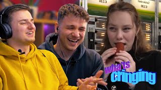 Ilona heeft nog nooit KAAS of EI gegeten maar geeft FOOD REVIEWS  whats cringing ft len [upl. by Astor]