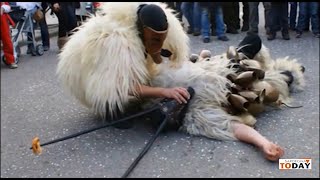 CARNEVALE TRADIZIONALE SARDO La creazione di una maschera di Ottana [upl. by Kant376]