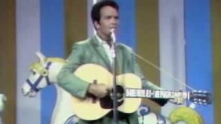 Merle Haggard  Mama Tried 1968 live TV performance [upl. by Jacinta]