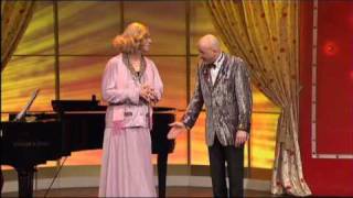 Emmi amp Herr Willnowsky  Schmidt Comedy Show DVD [upl. by Egni987]