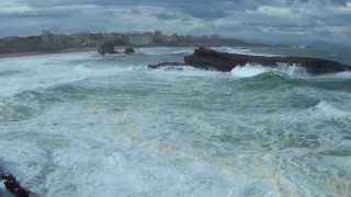 Surfing Biarritz  No comment  jeudi 11 avril 2013 [upl. by Roselani]