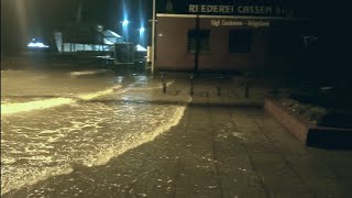 Schwere Sturmflut in Cuxhaven 270 Meter über mittleren Hochwasser Orkan wütet an der Nordsee [upl. by Atsedom]